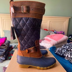 Sperry size 5 women winter boots